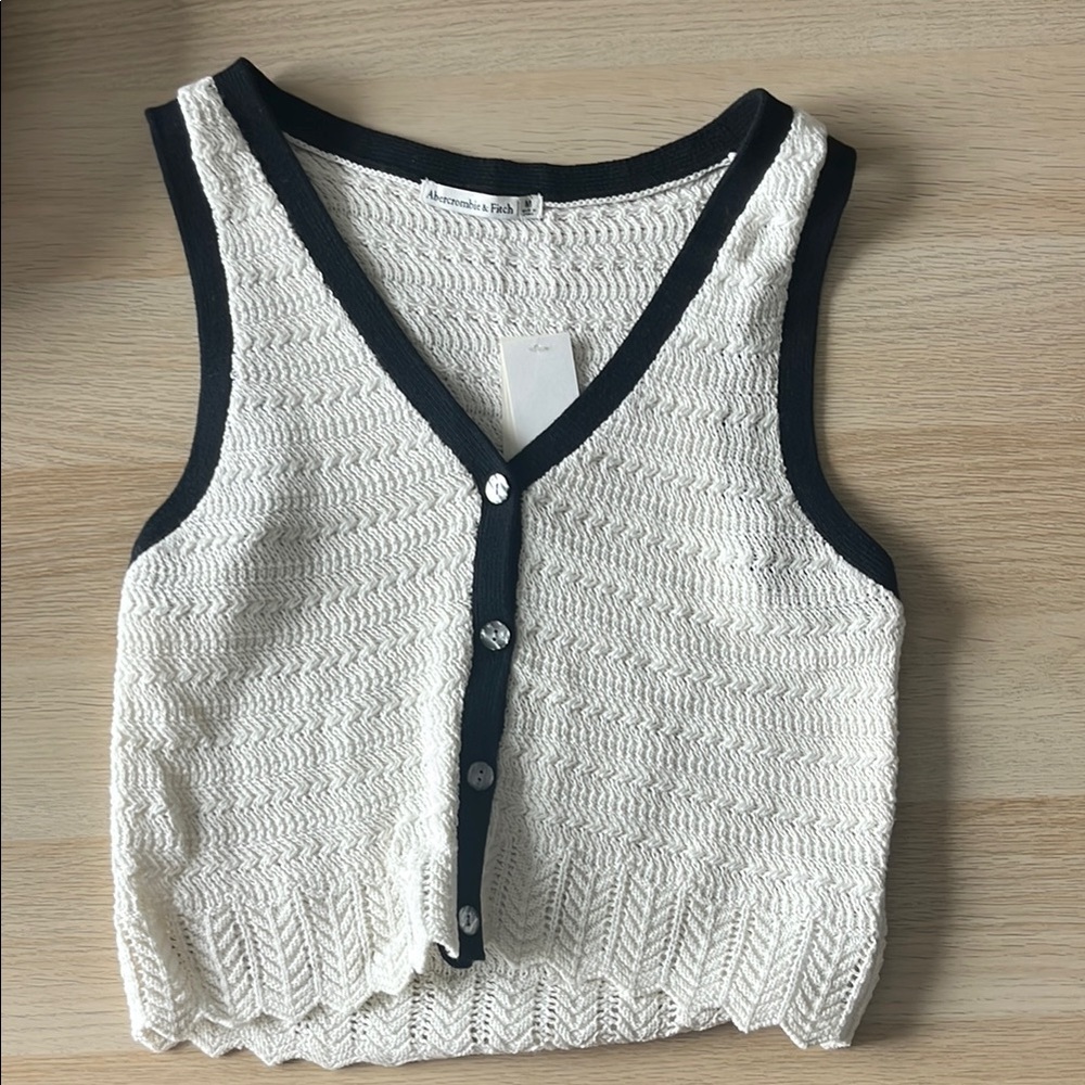 Abercrombie Cream and Black Knit Vest